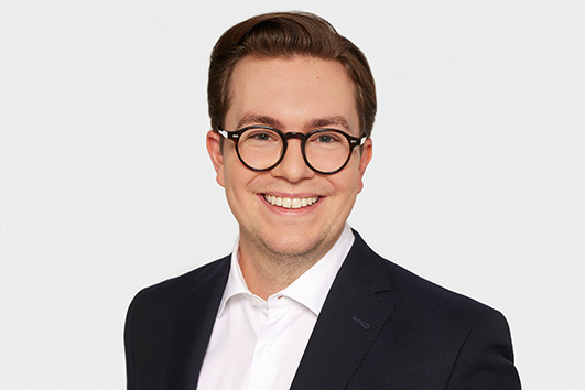 Florian Meindl , Steuerberater <br/> Director, Prokurist